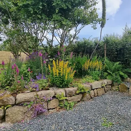 Hallegan Annexe With Private Garden And Woodland Holiday home